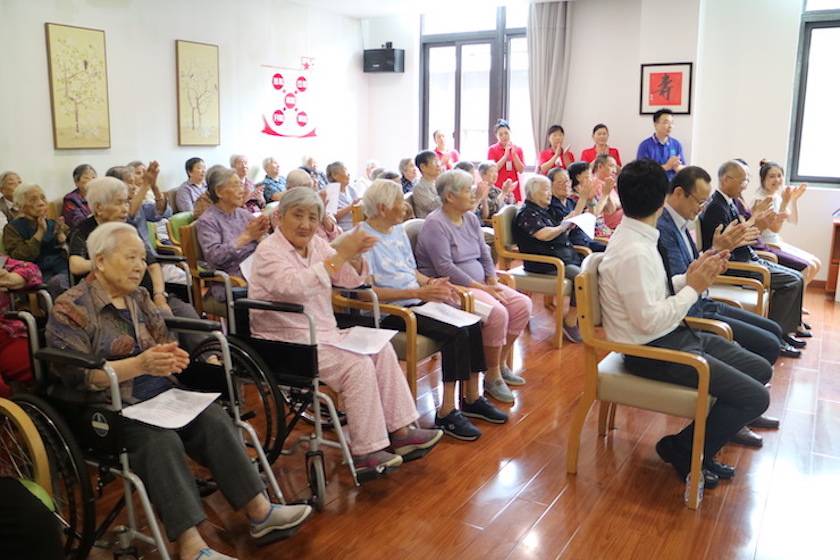 俄罗斯专享会乐器爱心捐赠行动——将琴声带进和养临汾养护院