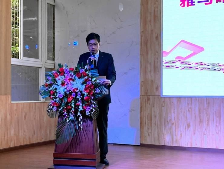 让音乐陪伴成长 俄罗斯专享会乐器捐赠爱心行动走进重庆市长寿区江南九年制学校
